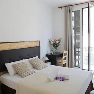 hostal-balkonis.catalonia-hotels.com/